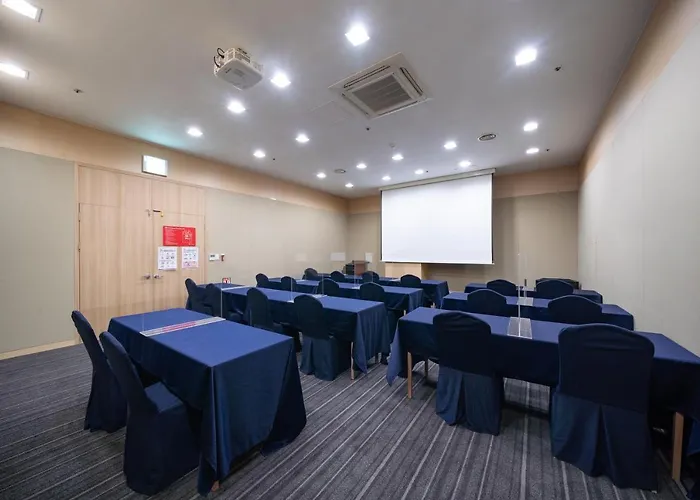 Hotel Ramada By Wyndham Dongdaemun 3*
